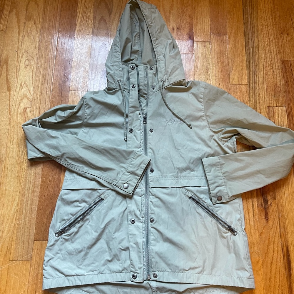 Columbia sage green rain jacket size m